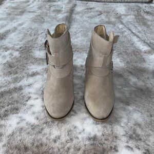 Sterling River ankle boots